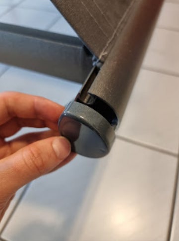 Endedeksel settes på enden av frontprofilen