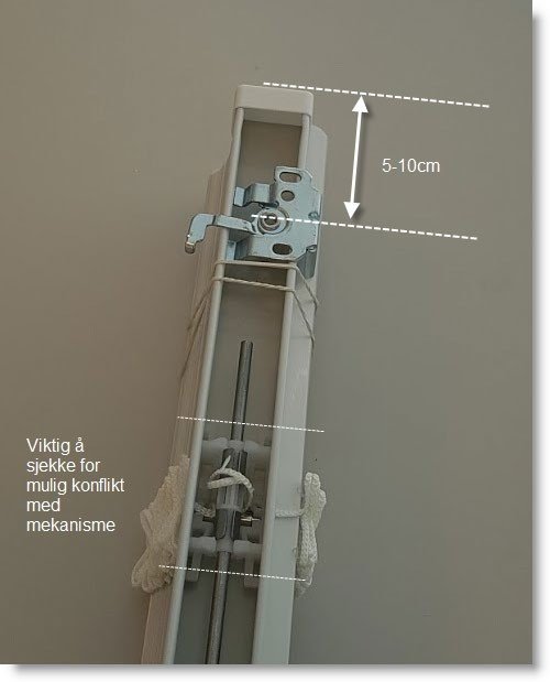 Brakett montert 5-10cm fra enden av skinnen, med markering av mulig konflikt med mekanisme